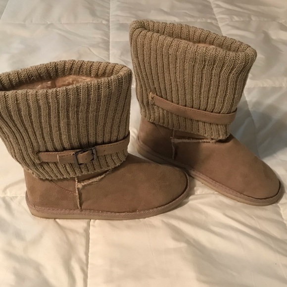 🌼🌼Beige Sweater Buckle Boots🌼🌼 - Picture 2 of 6